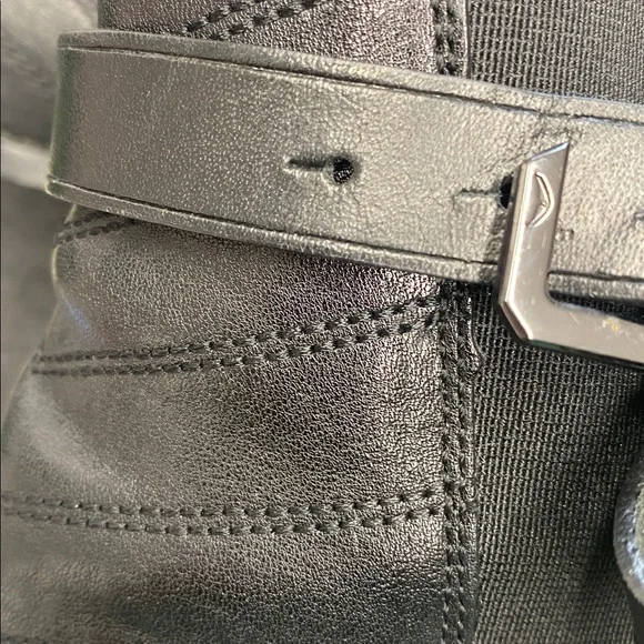 Zadig et Voltaire Black Leather Ankle Boots with belt - Picture 13 of 14